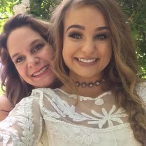 Meet your Posher, Lorie